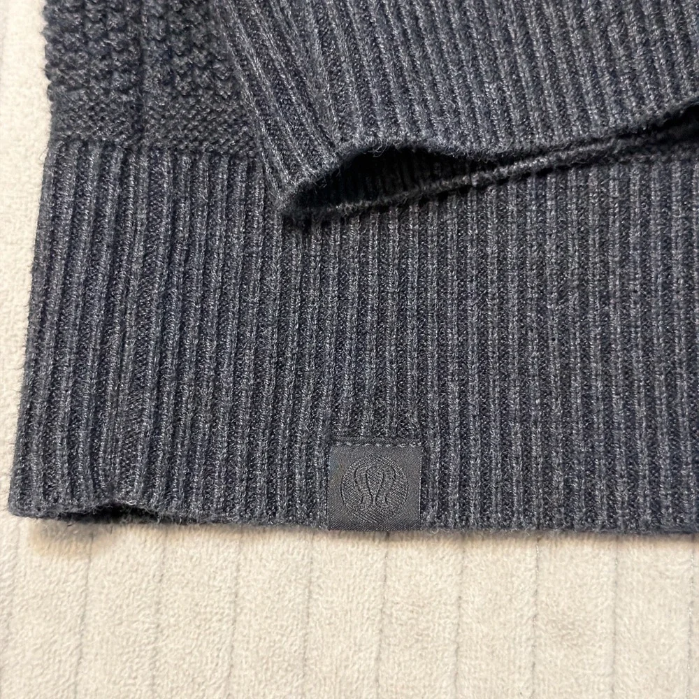 lululemon athletica pit 22